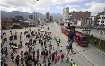 Colombianos protestan contra impopular reforma tributaria